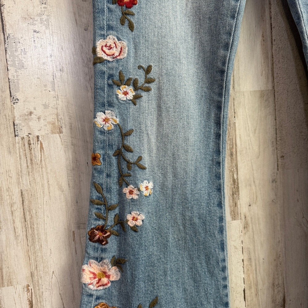 DW Fiona Flare Jeans Women 2 Light Wash Floral Embroidered Hippie Boho 25x31 - Picture 5 of 16
